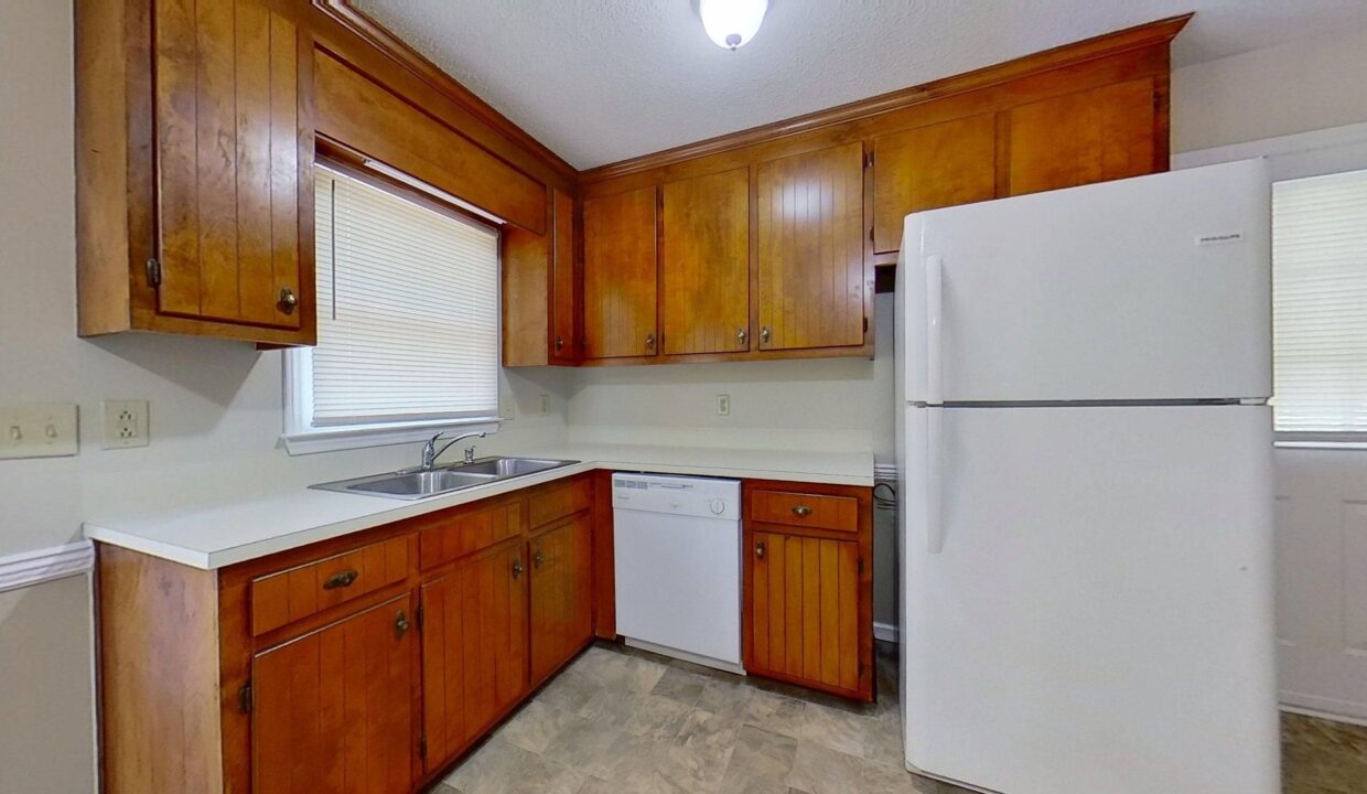 108-Greenleaf-Ct-King-NC-27021-4