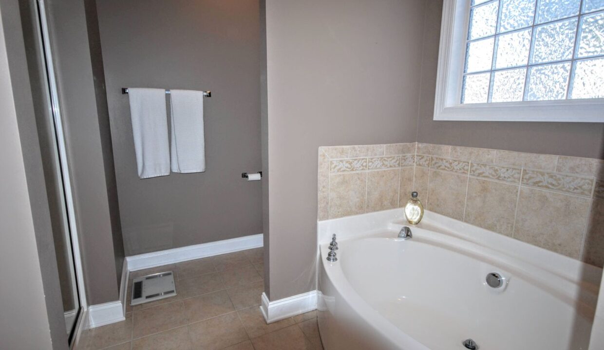 2210-Kira-Ln-Raleigh-NC-27614-13