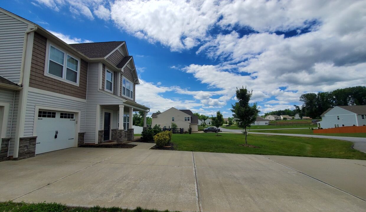116-Summerfield-Ct-Advance-NC-27006-11