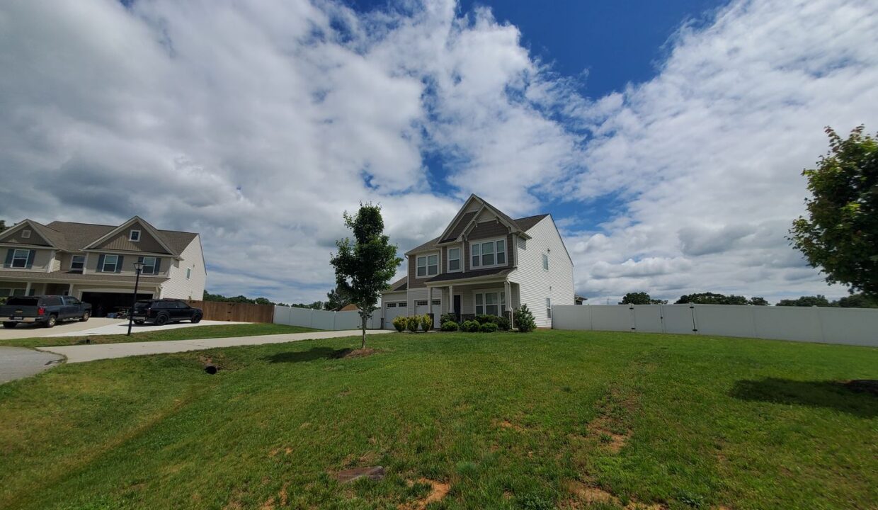 116-Summerfield-Ct-Advance-NC-27006-19