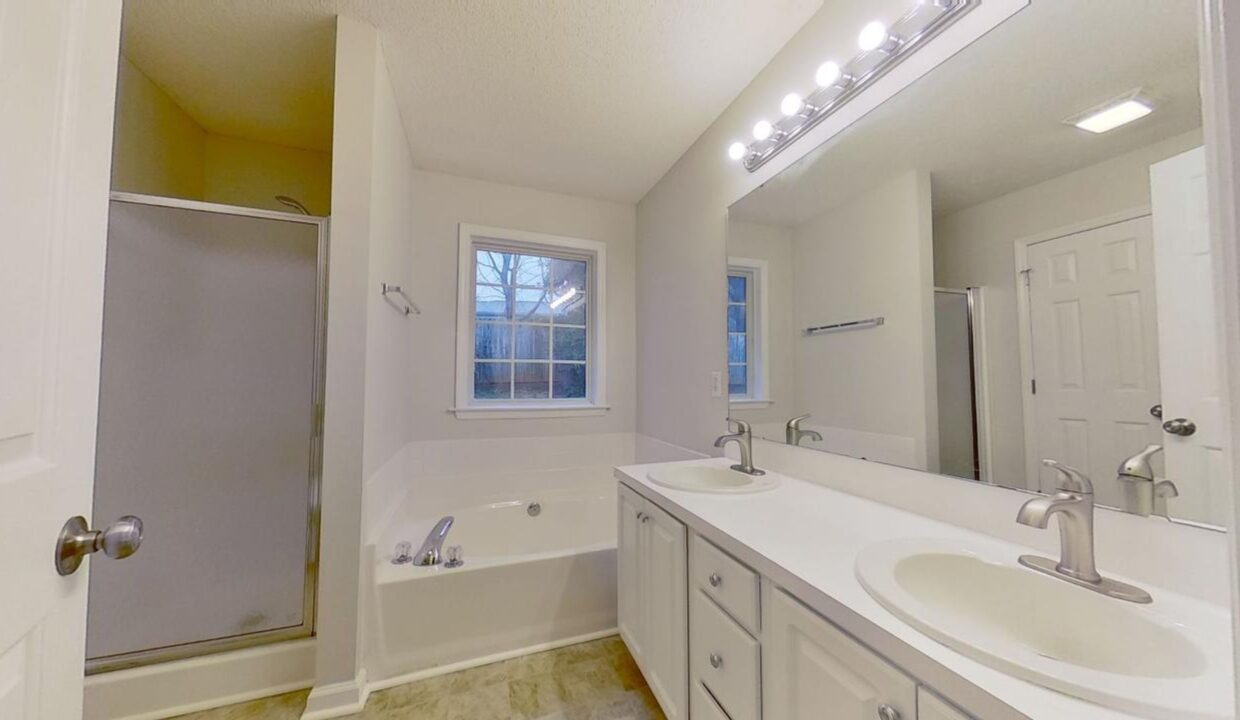 1829-Camden-Forest-Dr-Winston-Salem-NC-27127-24