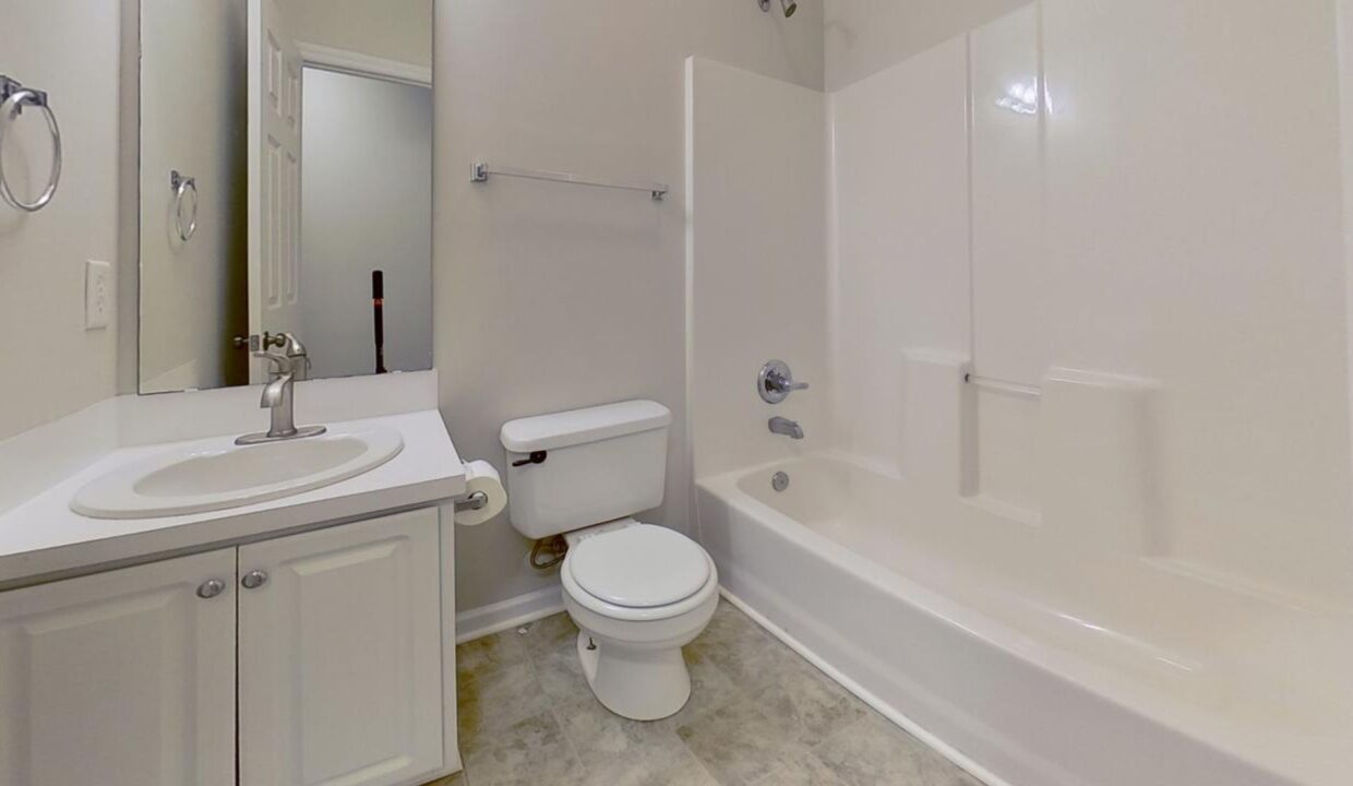 1829-Camden-Forest-Dr-Winston-Salem-NC-27127-33