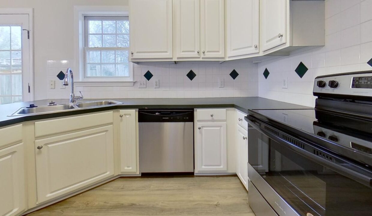 1829-Camden-Forest-Dr-Winston-Salem-NC-27127-40