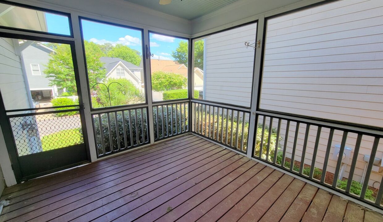 2210-Kira-Ln-Raleigh-NC-27614-15