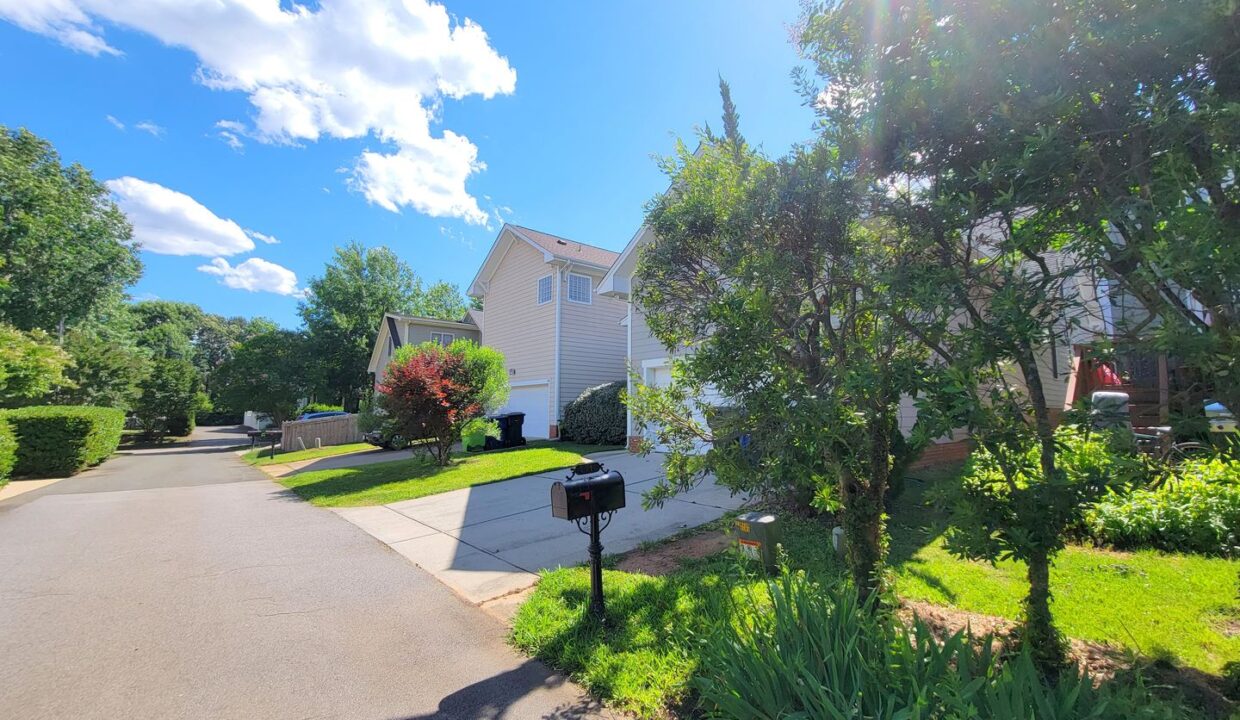 2210-Kira-Ln-Raleigh-NC-27614-39