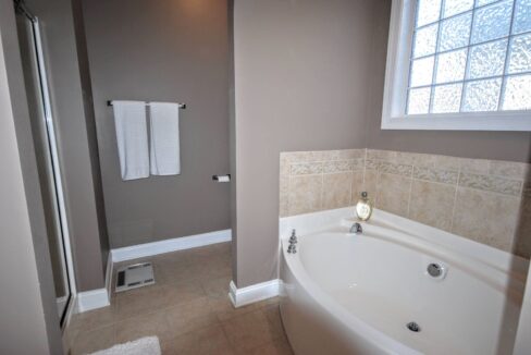 2210-Kira-Ln-Raleigh-NC-27614-44