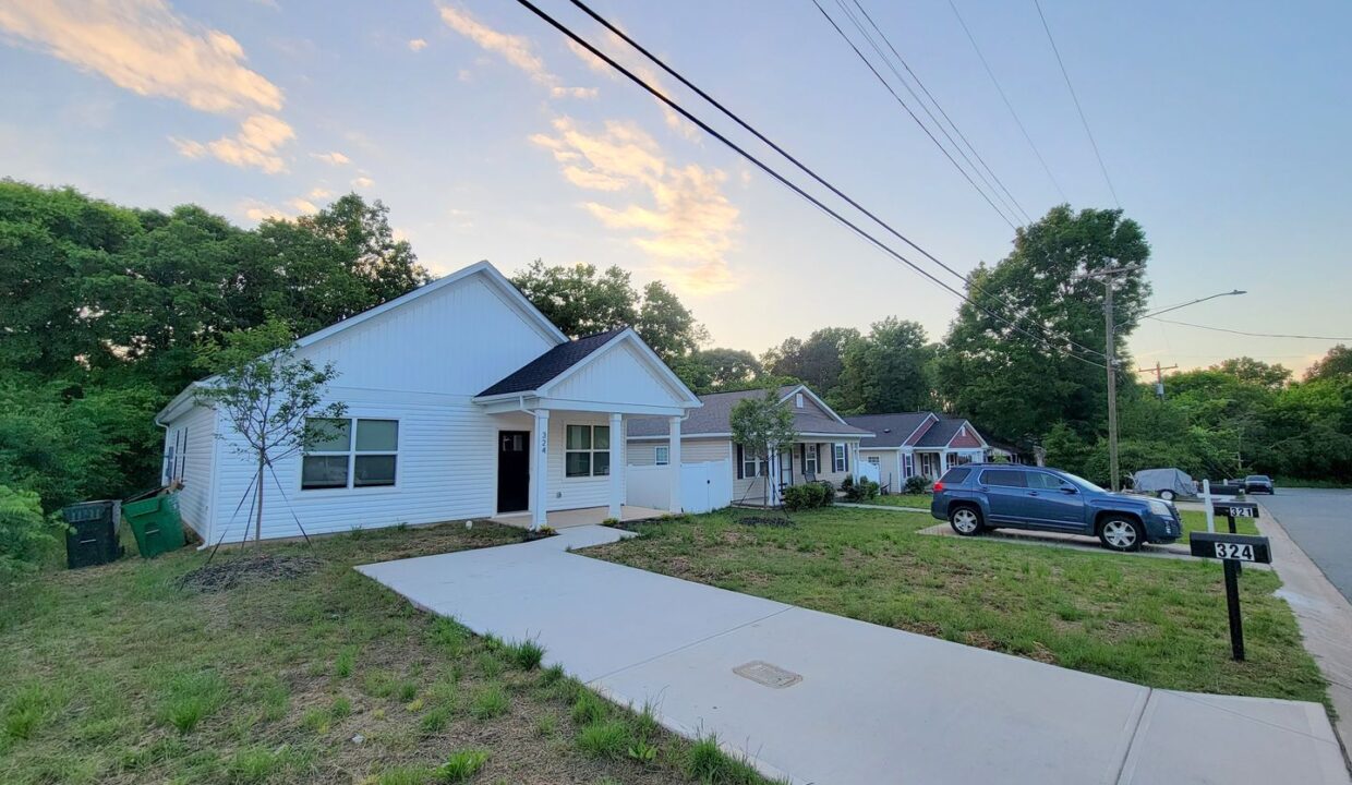 324-Houston-St-Charlotte-NC-28214-25