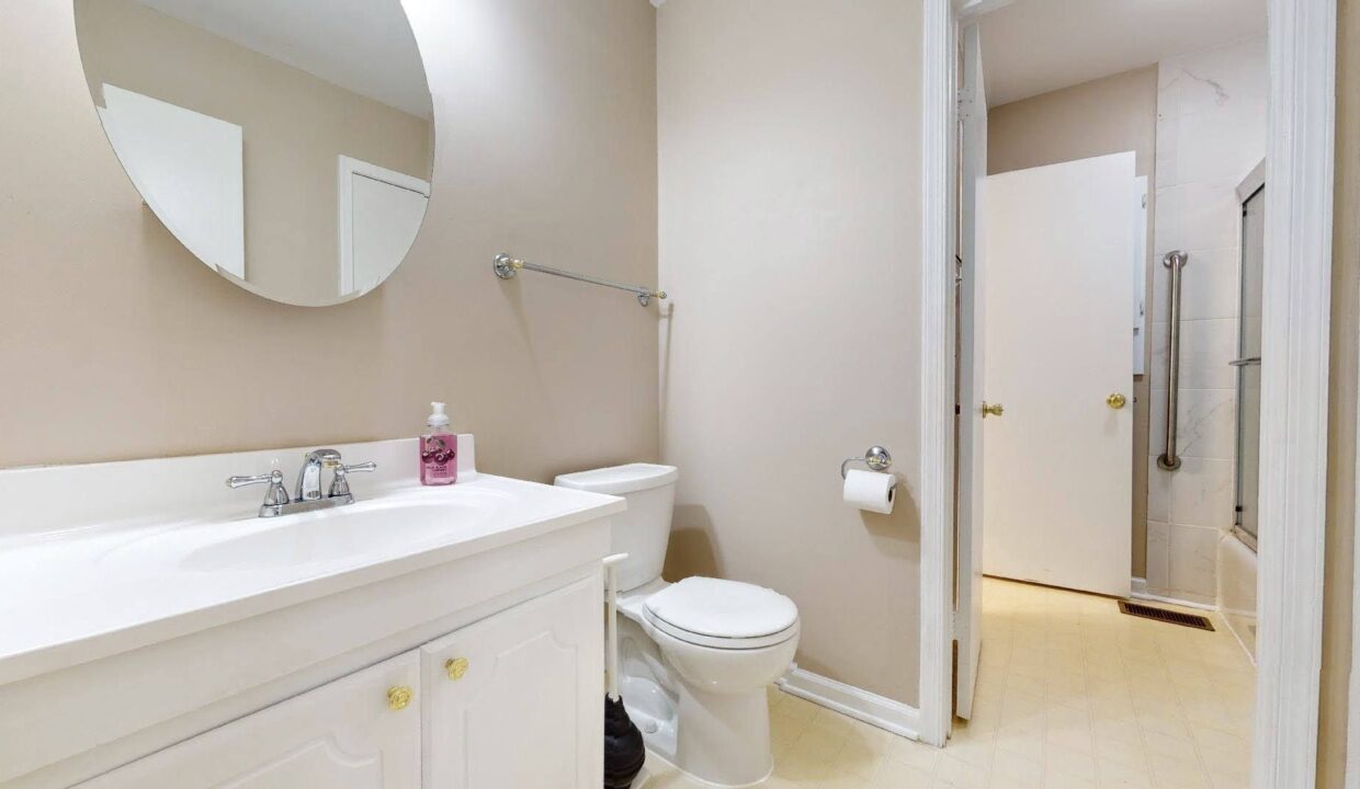 6524-Keystone-Dr.-Raleigh-NC-27612-11