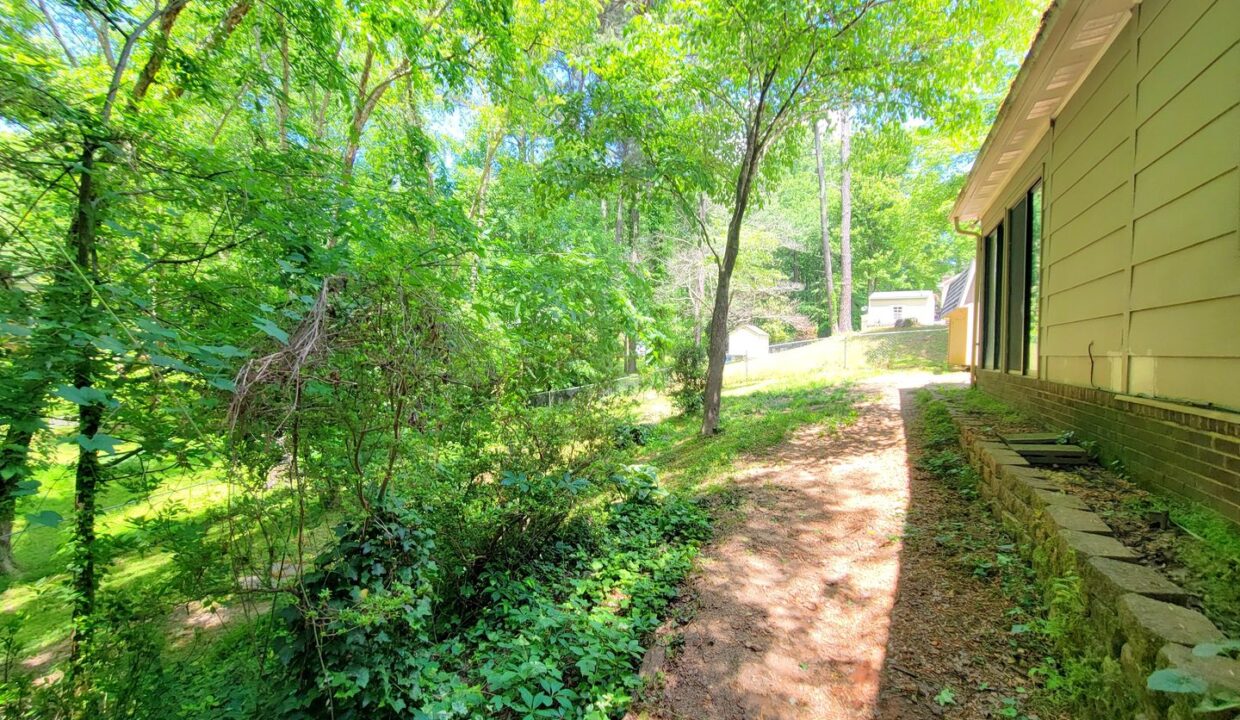 6524-Keystone-Dr.-Raleigh-NC-27612-17