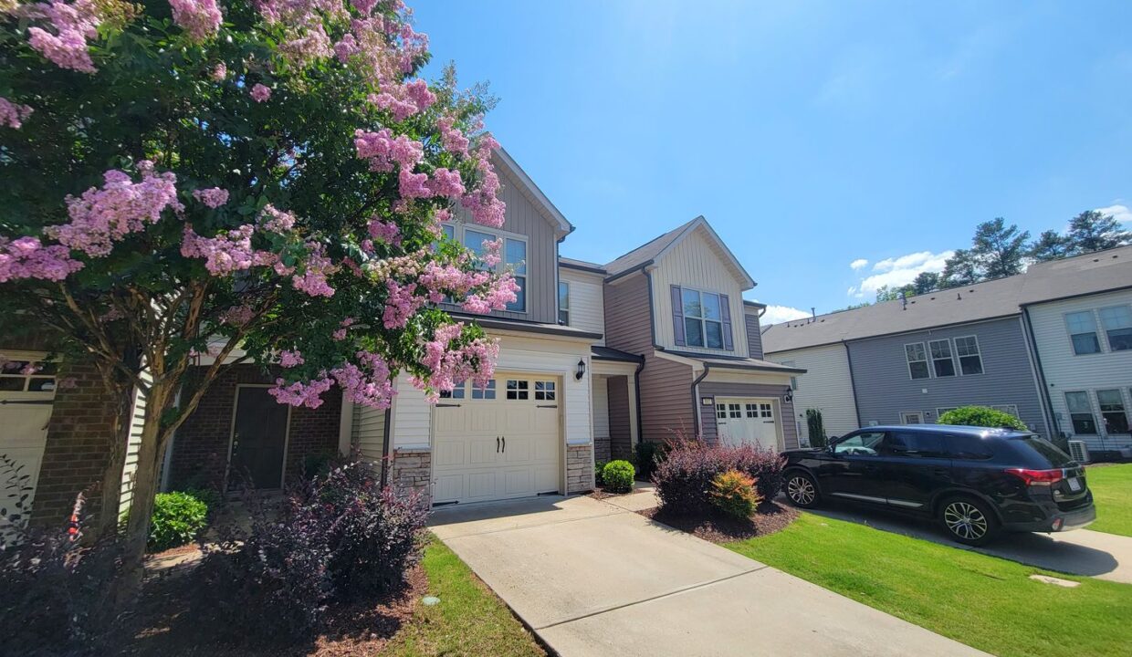 104-Brier-Crossings-Loop-Durham-NC-27703-28