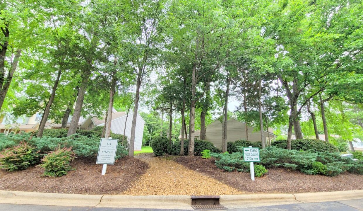 12631-Tucker-Crossing-Lane-Charlotte-NC-28273-22