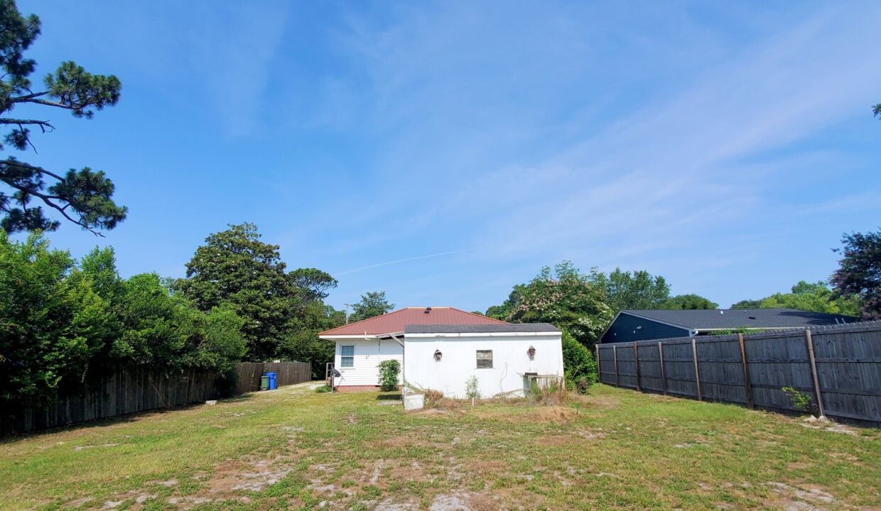 210-Oak-Crest-Dr-Wilmington-NC-28403-10