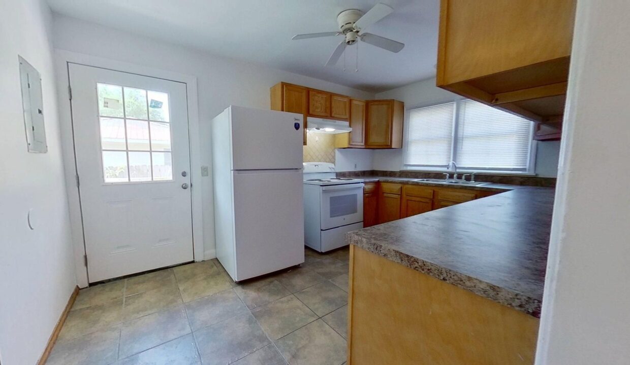 210-Oak-Crest-Dr-Wilmington-NC-28403-11