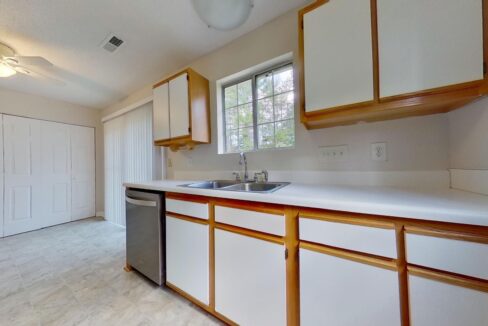 2465-Stratford-Crossing-Dr-Winston-Salem-NC-27103-10