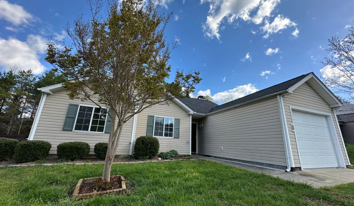 2465-Stratford-Crossing-Dr-Winston-Salem-NC-27103-3
