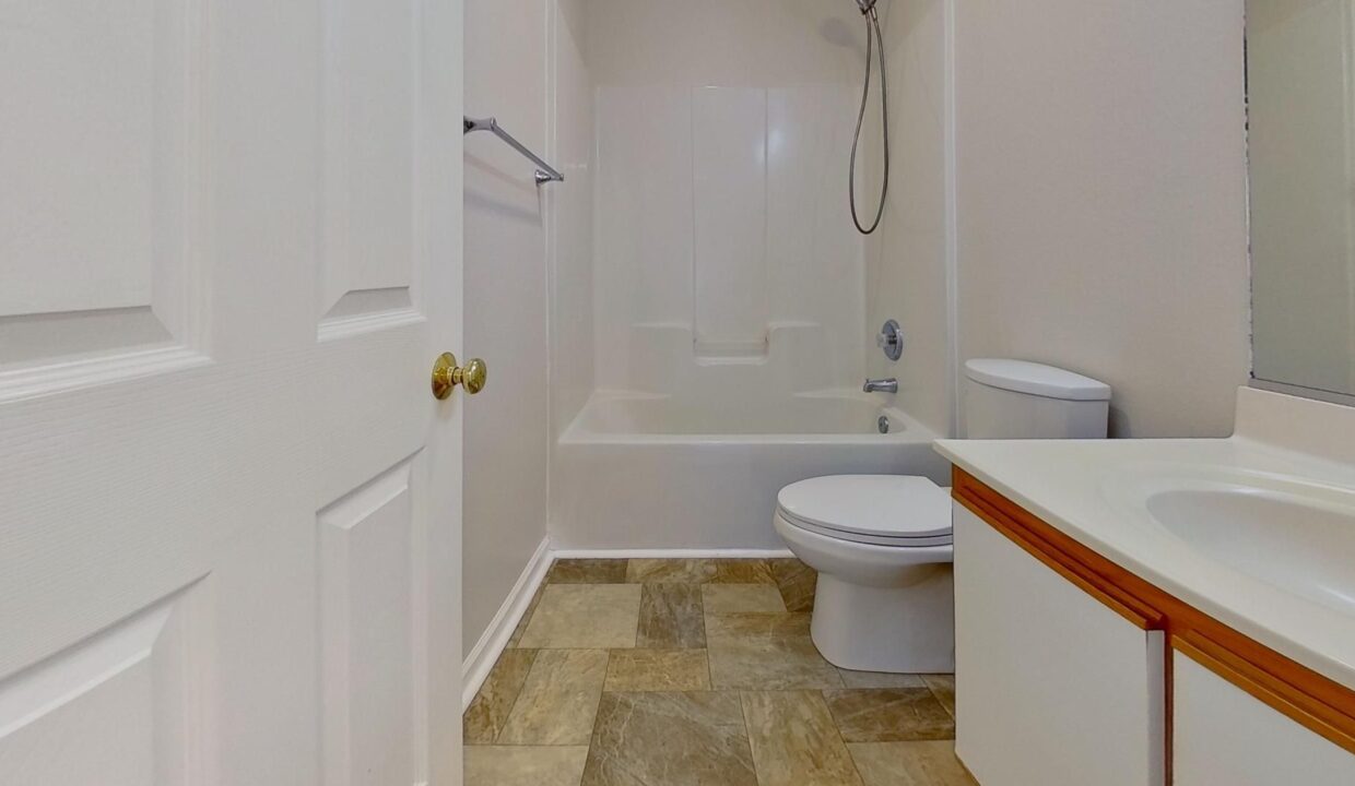 2465-Stratford-Crossing-Dr-Winston-Salem-NC-27103-33