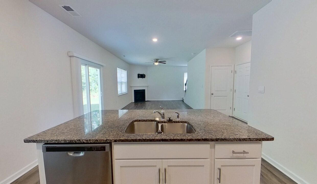 3004-Platinum-Pointe-Dr-Charlotte-NC-28227-10