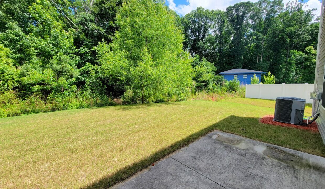 3004-Platinum-Pointe-Dr-Charlotte-NC-28227-12
