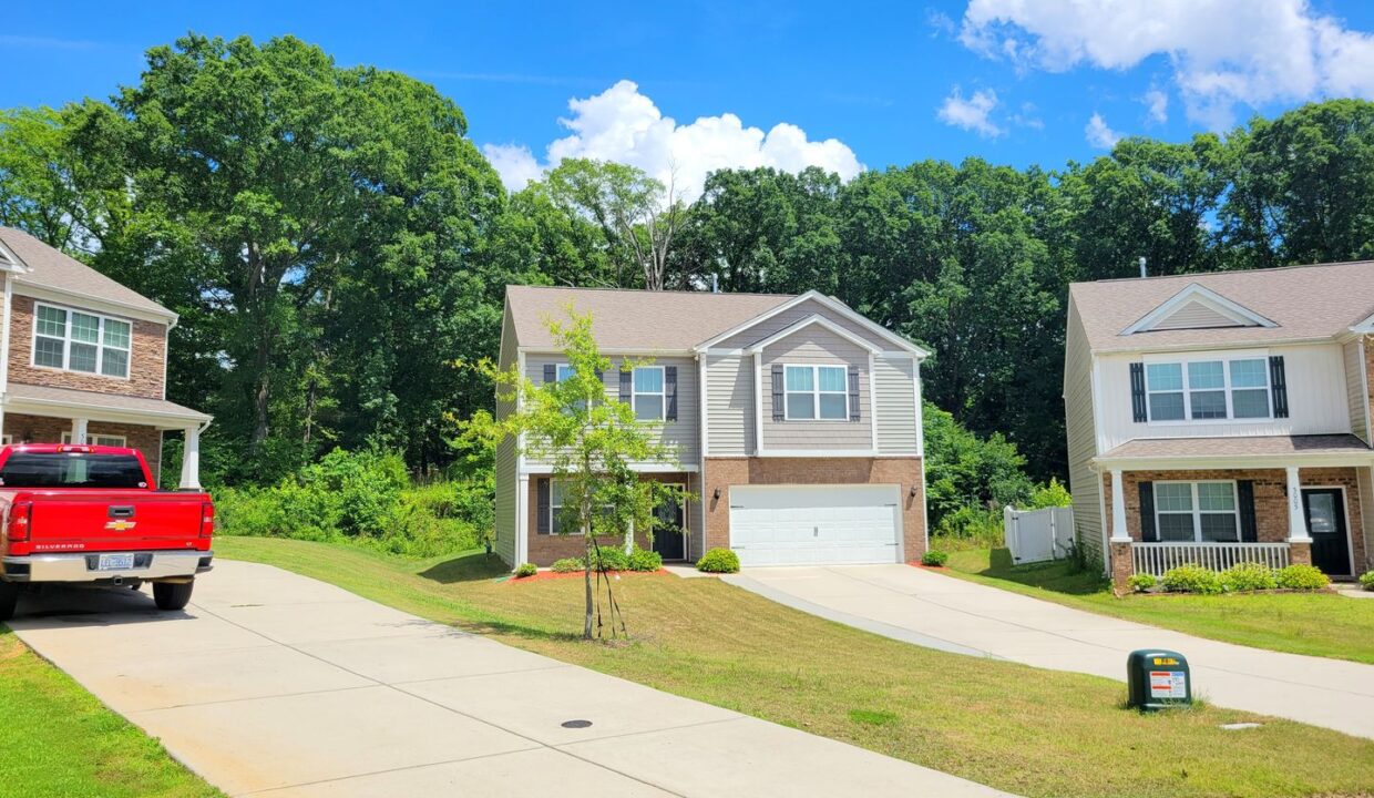 3004-Platinum-Pointe-Dr-Charlotte-NC-28227-3