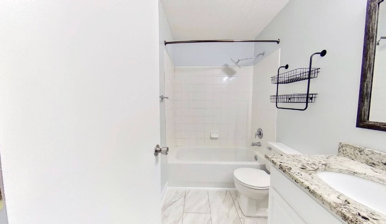 3009-Heathstead-Place-J-Charlotte-NC-28210-16