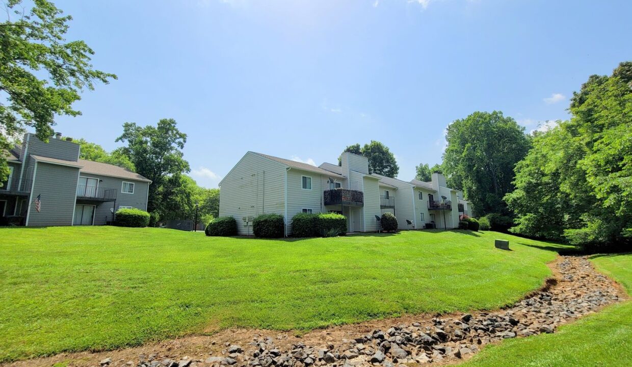 3009-Heathstead-Place-J-Charlotte-NC-28210-18
