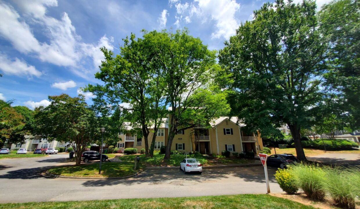 3200-Selwyn-Farms-Ln-2-Charlotte-NC-28209-11