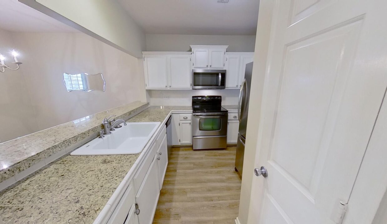 3200-Selwyn-Farms-Ln-2-Charlotte-NC-28209-17