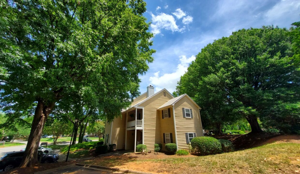 3200-Selwyn-Farms-Ln-2-Charlotte-NC-28209-19