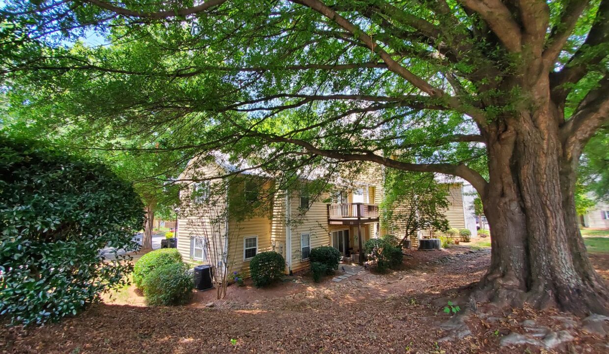 3200-Selwyn-Farms-Ln-2-Charlotte-NC-28209-21