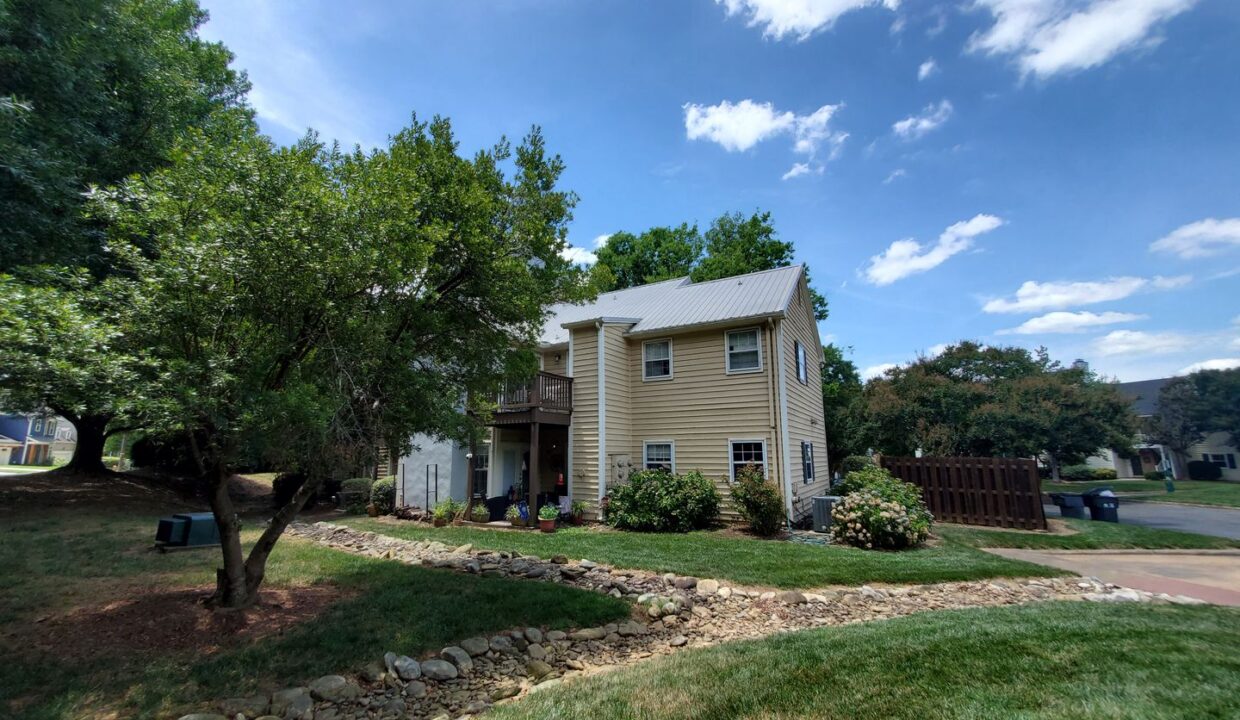 3200-Selwyn-Farms-Ln-2-Charlotte-NC-28209-27