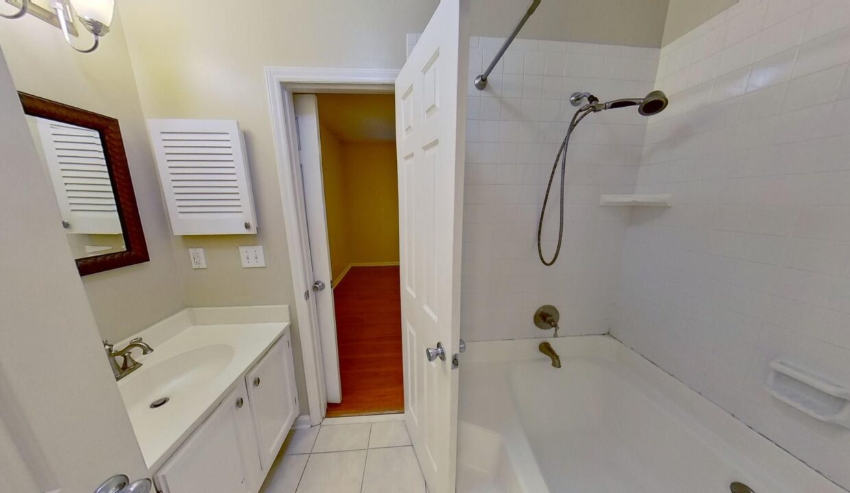 3200-Selwyn-Farms-Ln-2-Charlotte-NC-28209-8