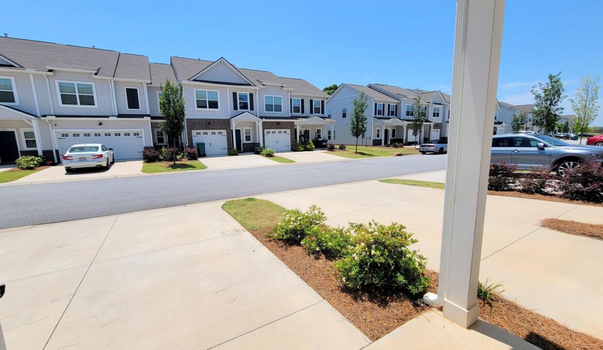 327-Hollenbeck-Pl-Greenville-SC-29607-25