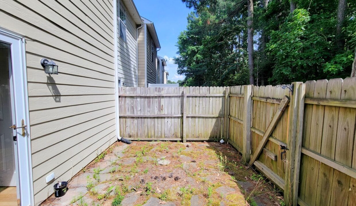 38-Cheltenham-Dr-Clayton-NC-27520-11