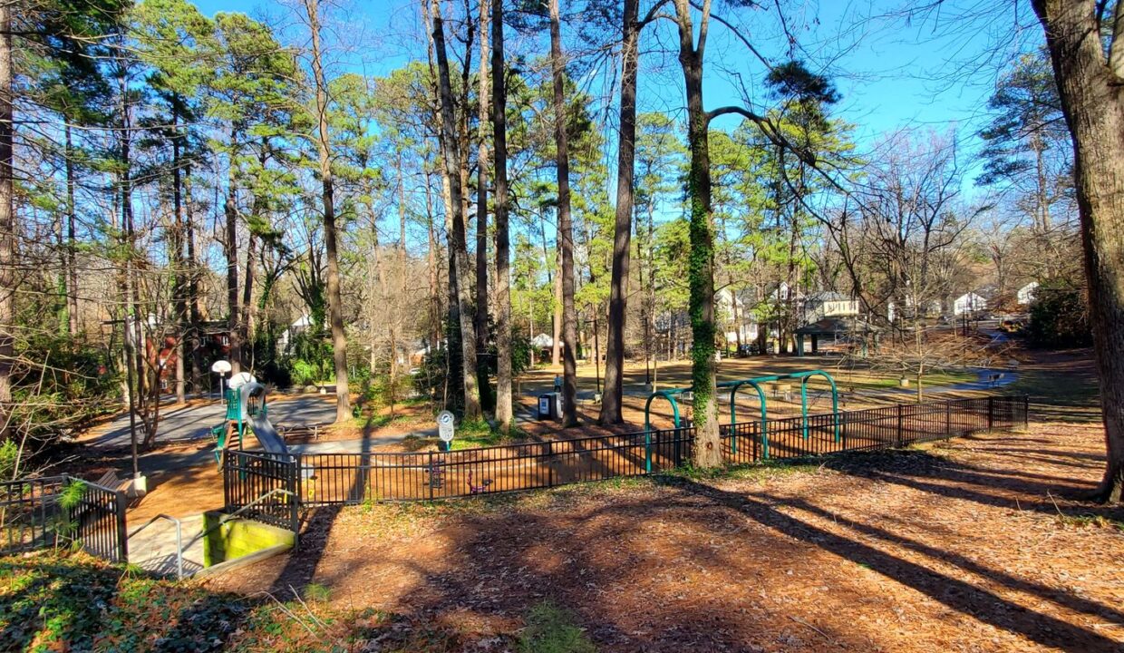 405-Gardner-St-Raleigh-NC-27607-11