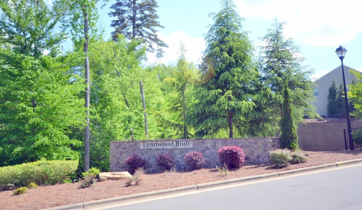 6404-Swatner-Dr-Raleigh-NC-27612-25