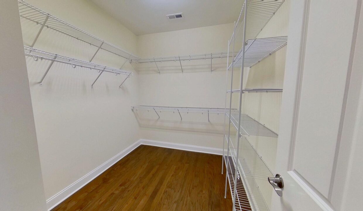 8011-Parknoll-Dr-Huntersville-NC-28078-32