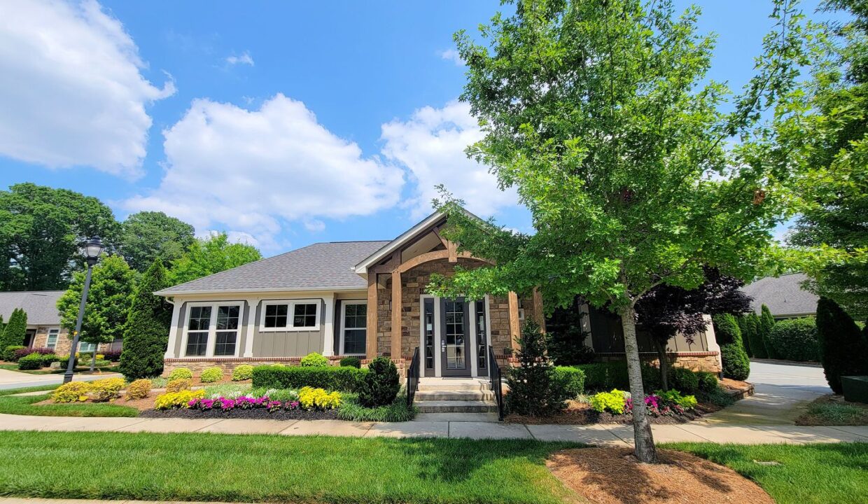 8011-Parknoll-Dr-Huntersville-NC-28078-39