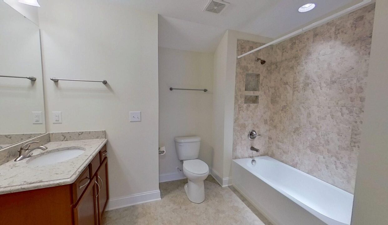 8011-Parknoll-Dr-Huntersville-NC-28078-40