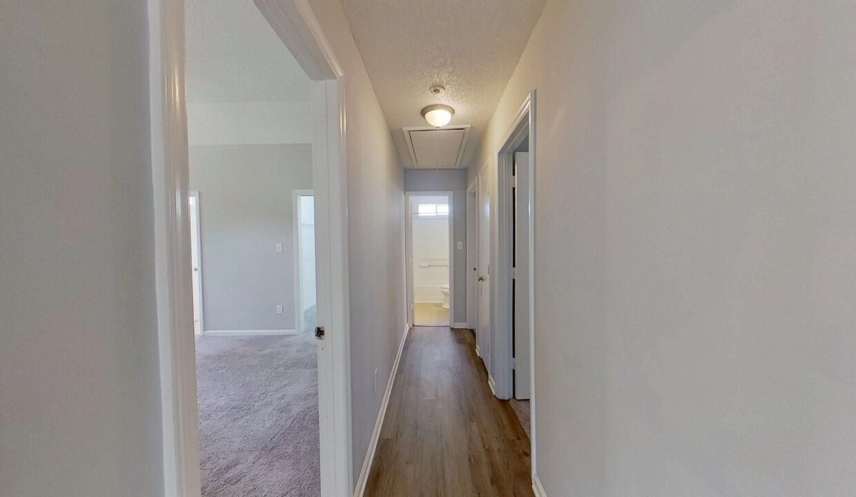 9105-Oren-Thompson-Rd-Charlotte-NC-28213-18