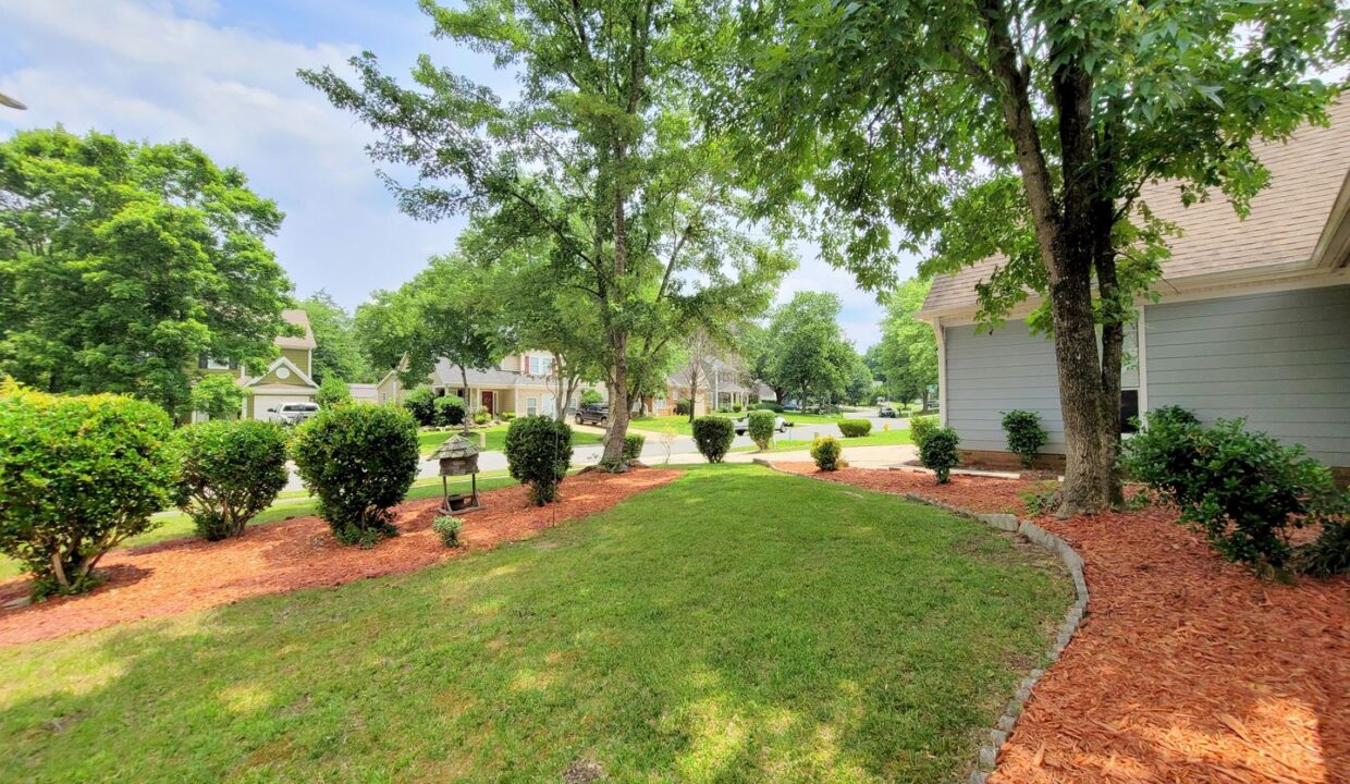 9105-Oren-Thompson-Rd-Charlotte-NC-28213-20