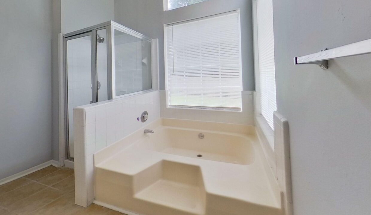 9105-Oren-Thompson-Rd-Charlotte-NC-28213-32