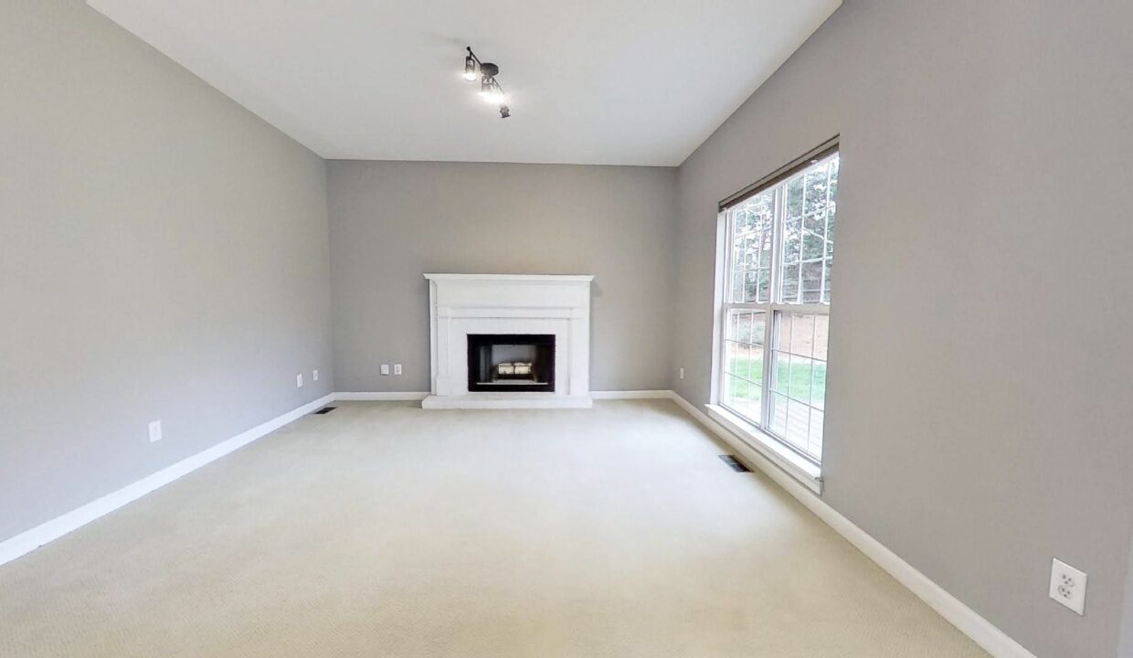10516-Rougemont-Ln-Charlotte-NC-28277-13