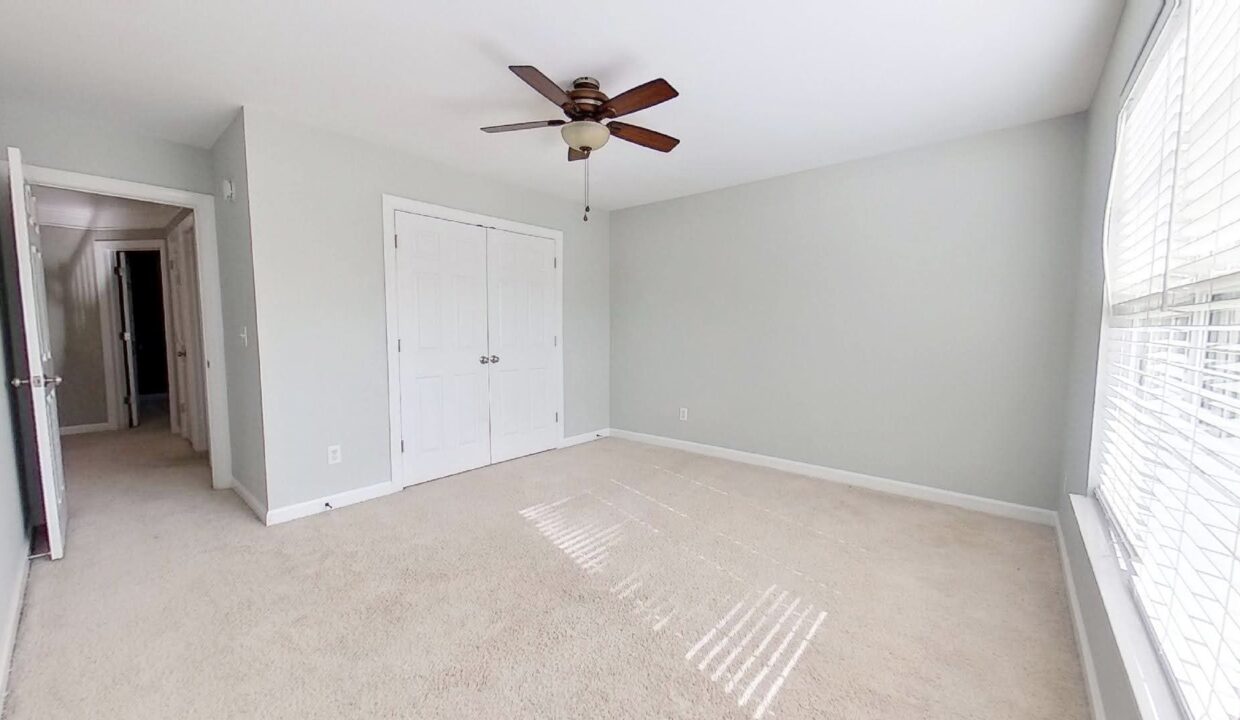 10516-Rougemont-Ln-Charlotte-NC-28277-22