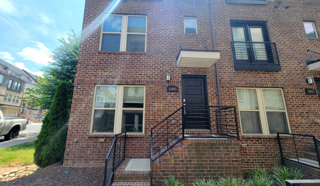 15041-New-Amsterdam-Ln-Charlotte-NC-28204-25