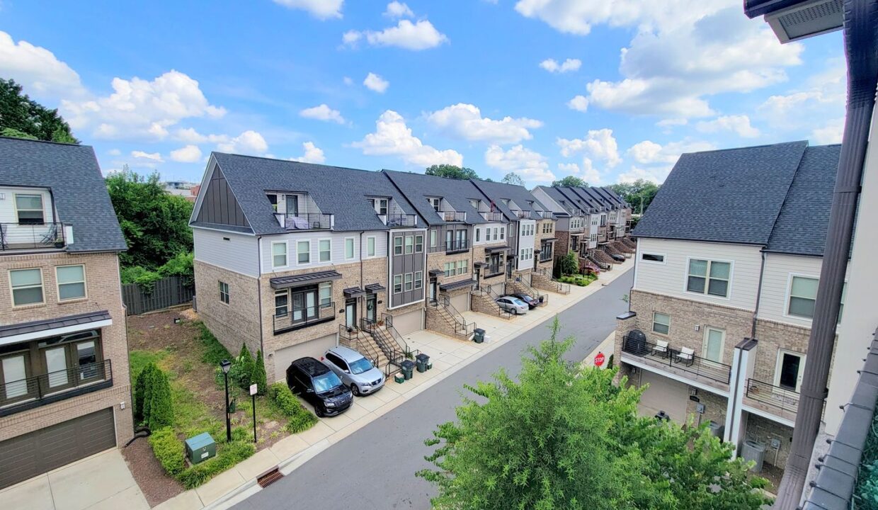 15041-New-Amsterdam-Ln-Charlotte-NC-28204-34