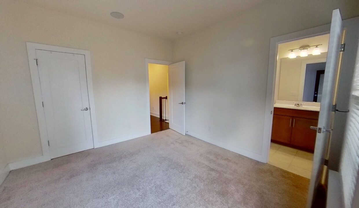 15041-New-Amsterdam-Ln-Charlotte-NC-28204-37