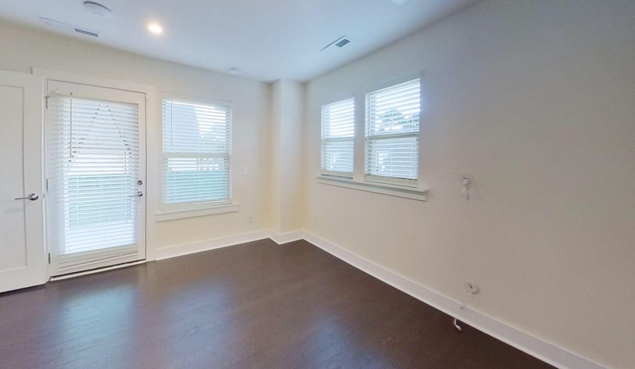 15041-New-Amsterdam-Ln-Charlotte-NC-28204-42