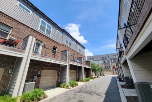 15041-New-Amsterdam-Ln-Charlotte-NC-28204-8