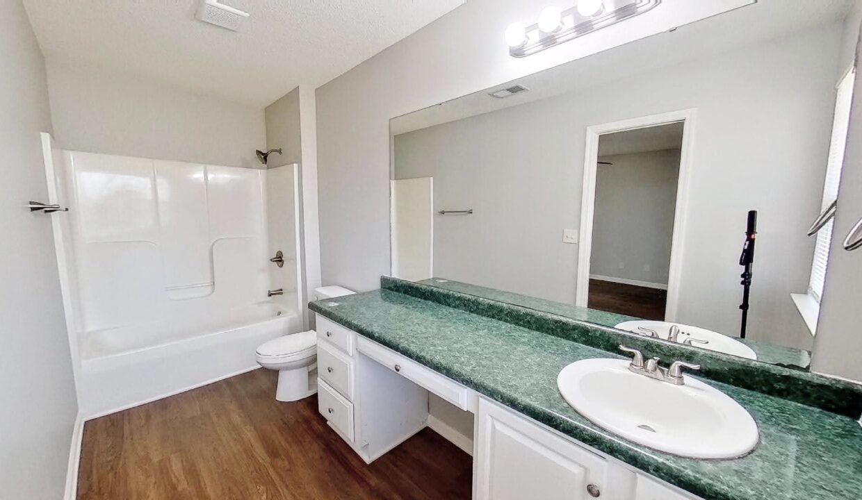 2201-Sunset-Blvd-Charlotte-NC-28269-10