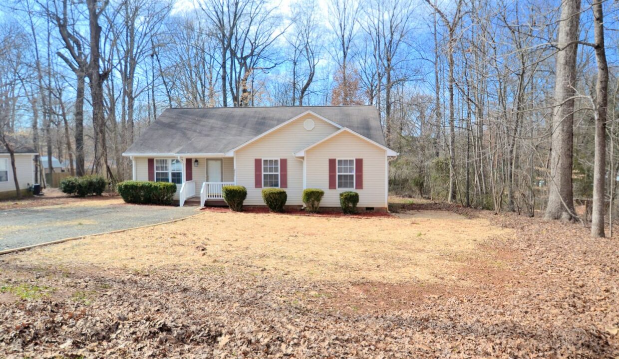 2201-Sunset-Blvd-Charlotte-NC-28269-4